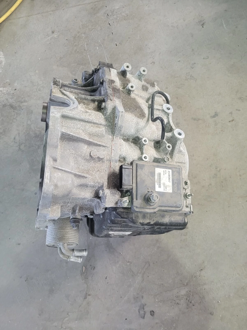 Cutie viteze Volvo V60 Cross Country 20d 4x4 2023 cod P1285215