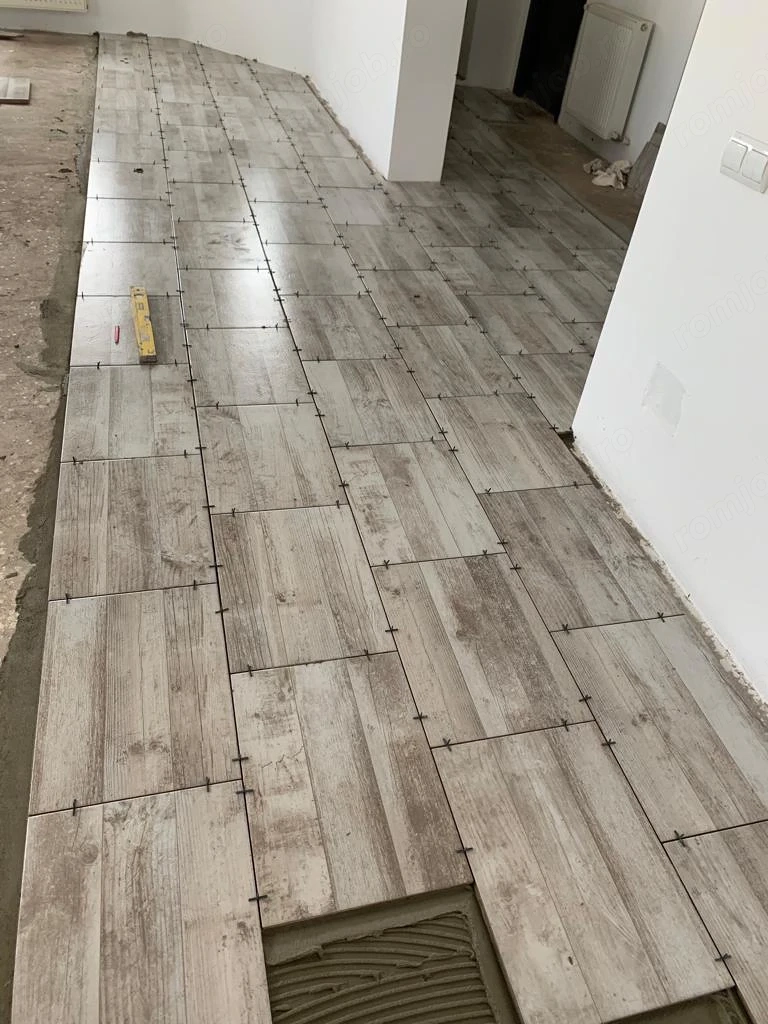 Angajez lucrator in constructii