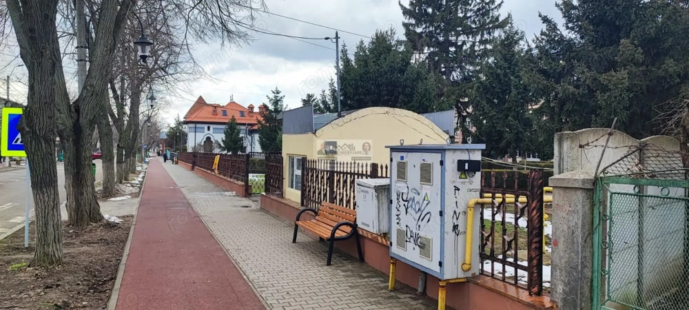 Imobil ultracentral Tecuci/Teren 1110 mp/Cafenea vis a vis  de liceul 1