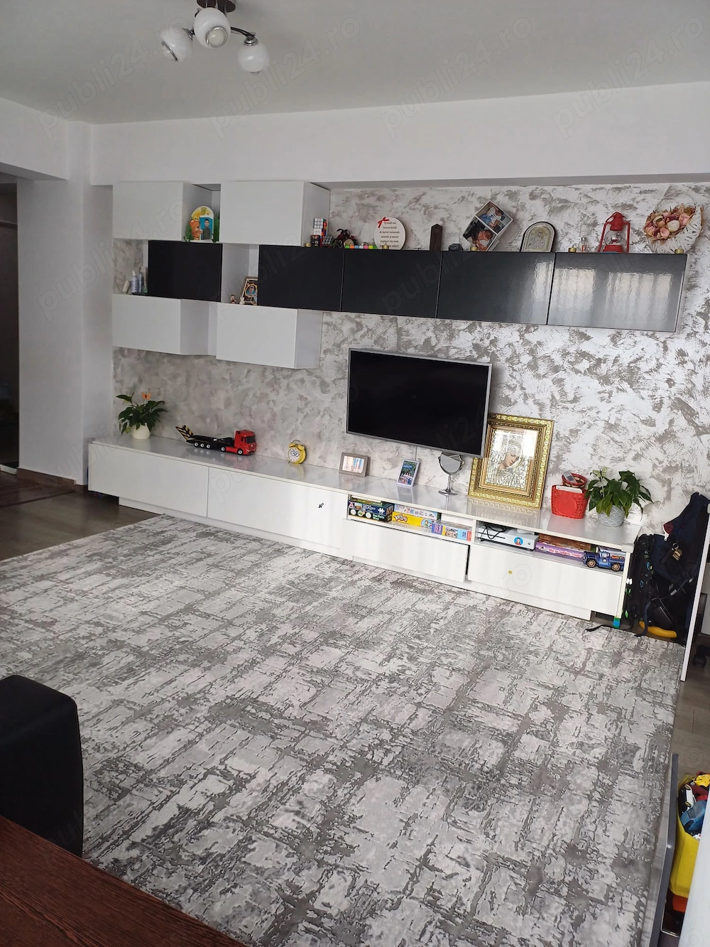 Apartament 62mp, decomandat, utilat si mobilat 