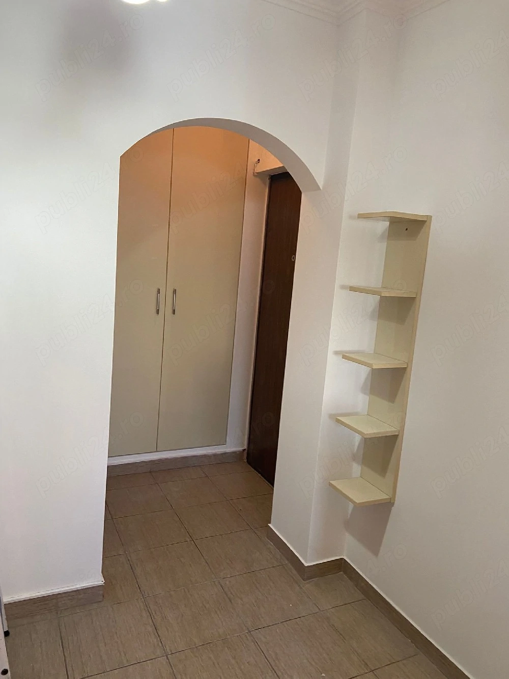 Vand garsoniera confort 1,43mp zona Caraiman,Strada Constantin Brezeanu