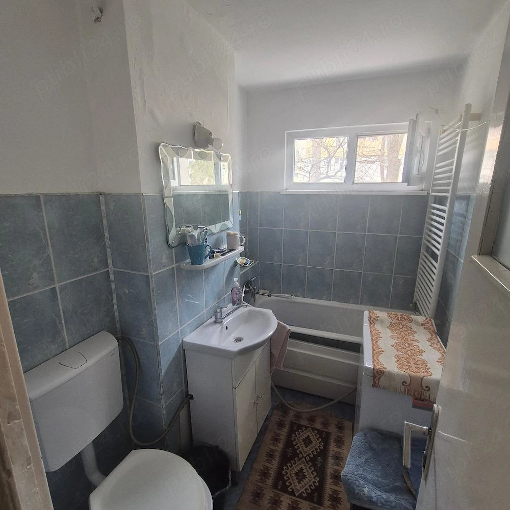 Vand apartament 2 camere in Roman , str Smirodava , et.1 