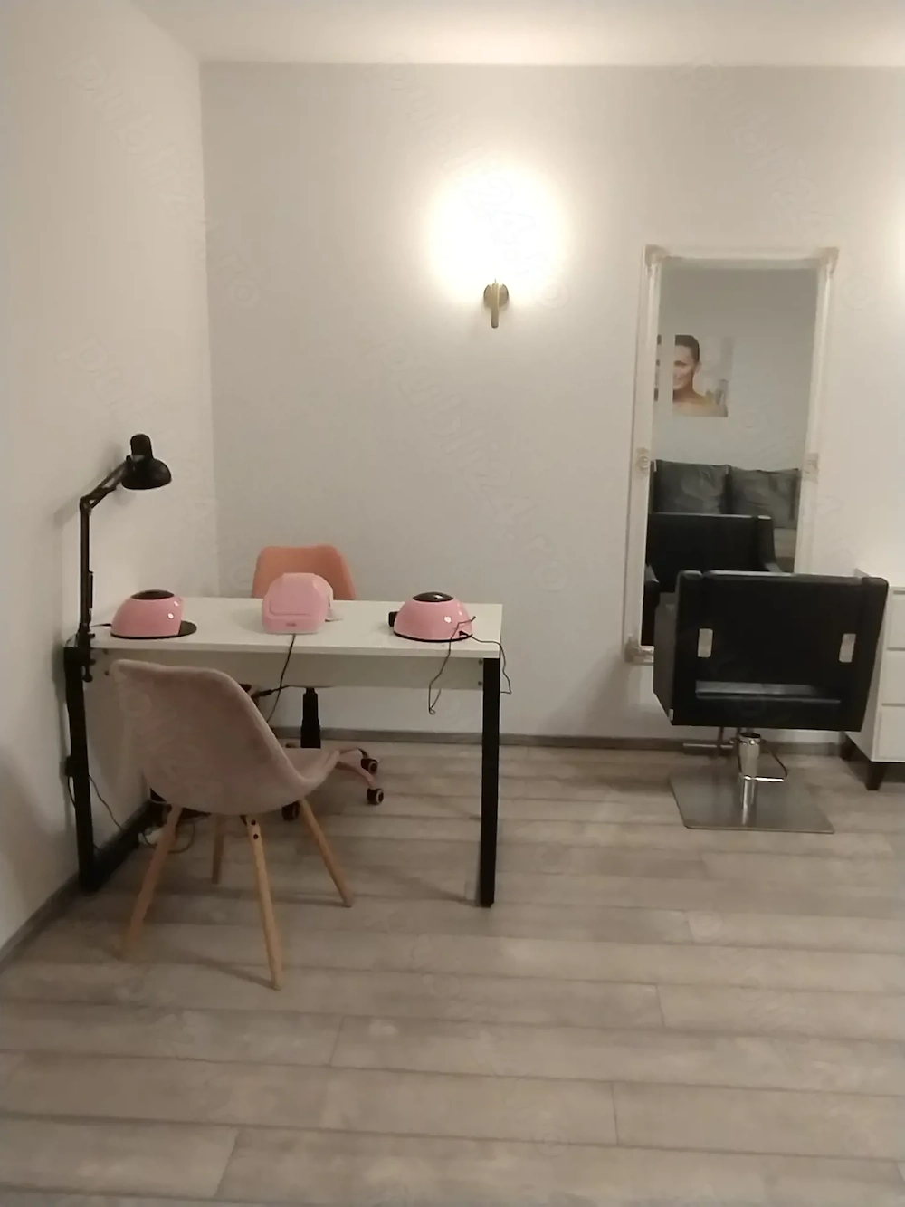 Închiriere post manichiura, coafura