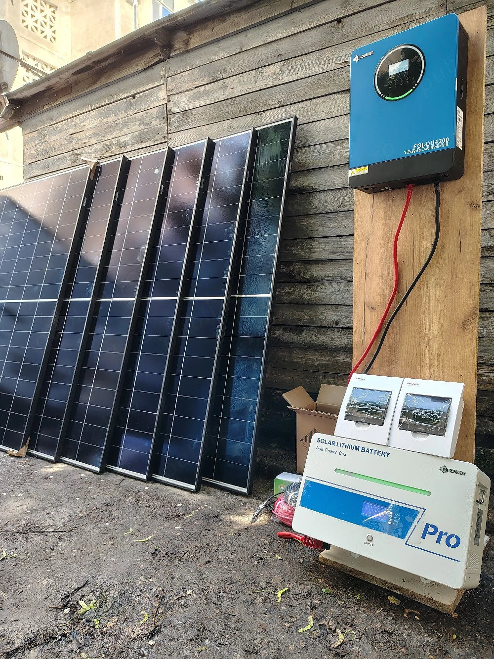 Sistem fotovoltaic complet invertor baterie panouri
