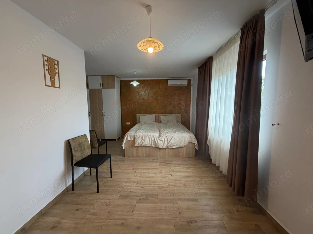 De închiriat 2 studiouri, Micro 17 (350 euro/studio)