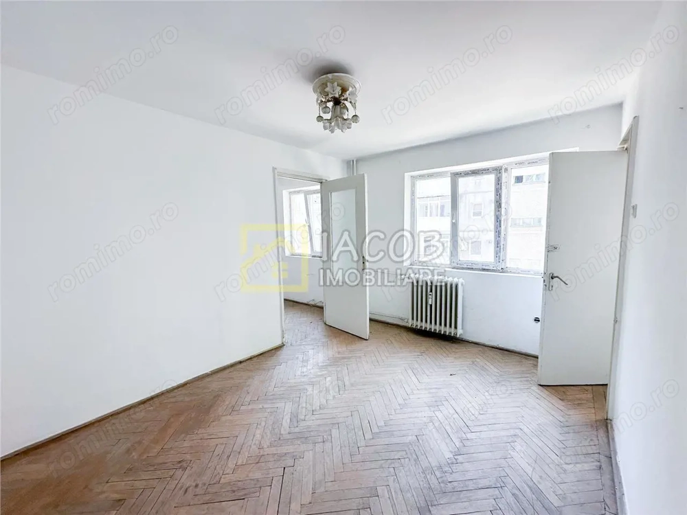Pret bun pentru 3 camere in Bacau