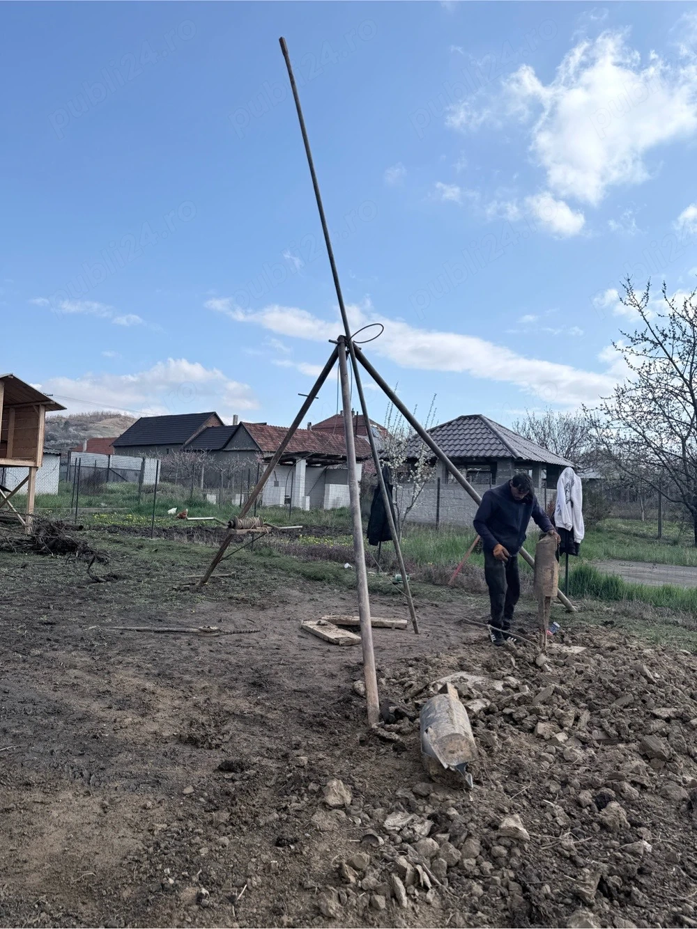 executam foraje puturi 
