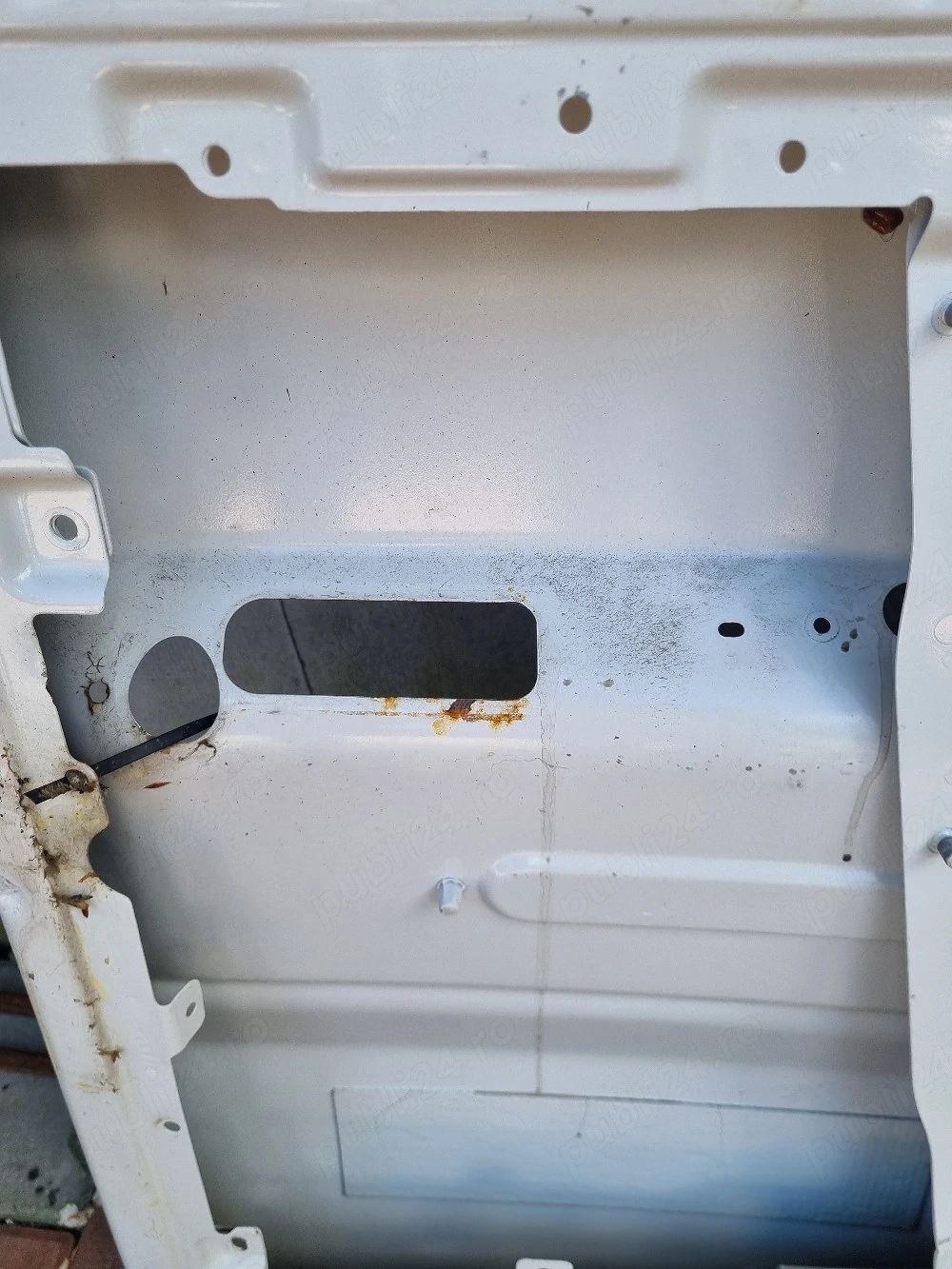 Vând ușă spate stânga pentru Volkswagen Transporter T5