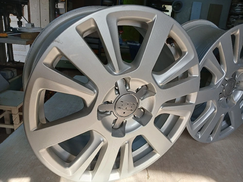 vând set genți Audi 