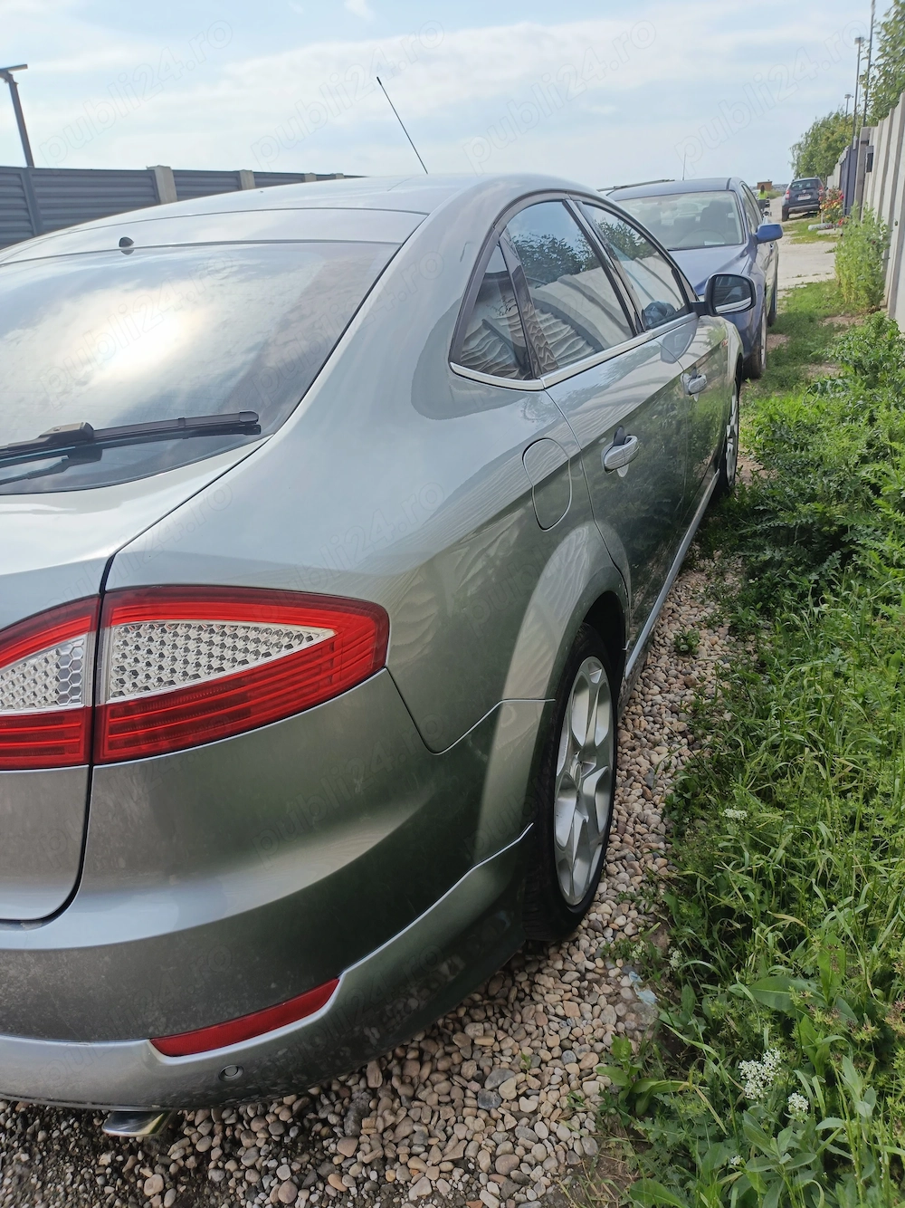 Vând Ford Mondeo an 2009 motor 2.2 diesel 178000 km