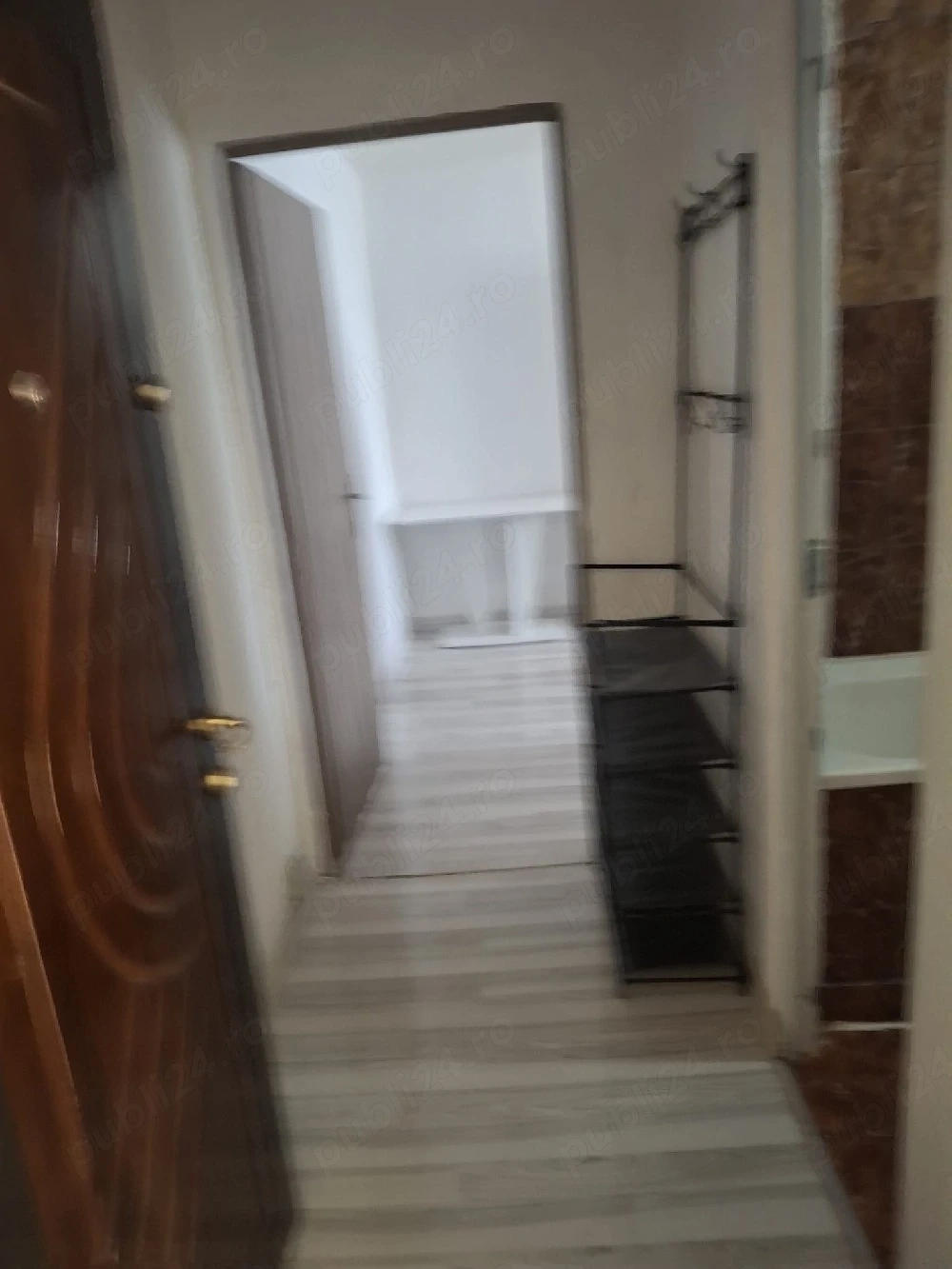 Închiriez Garsonieră