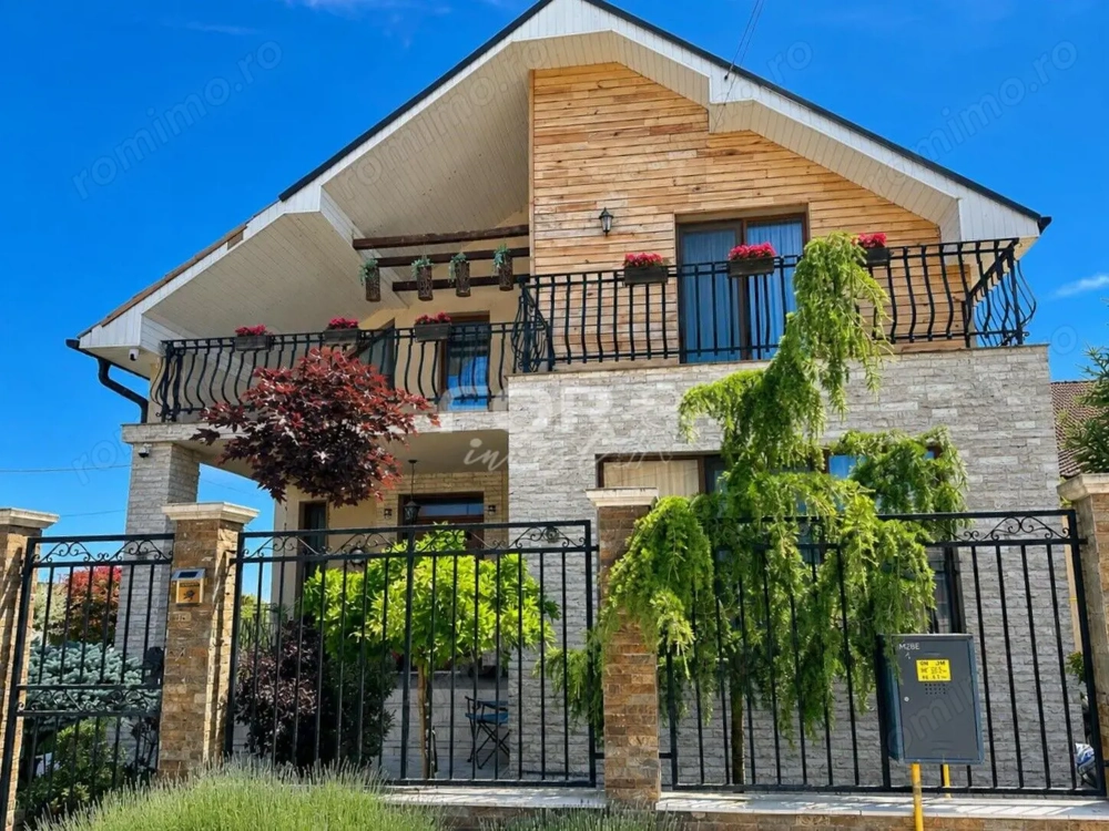 Vilă elegantă cu 5 camere de vânzare în zona Nufarul Oradea