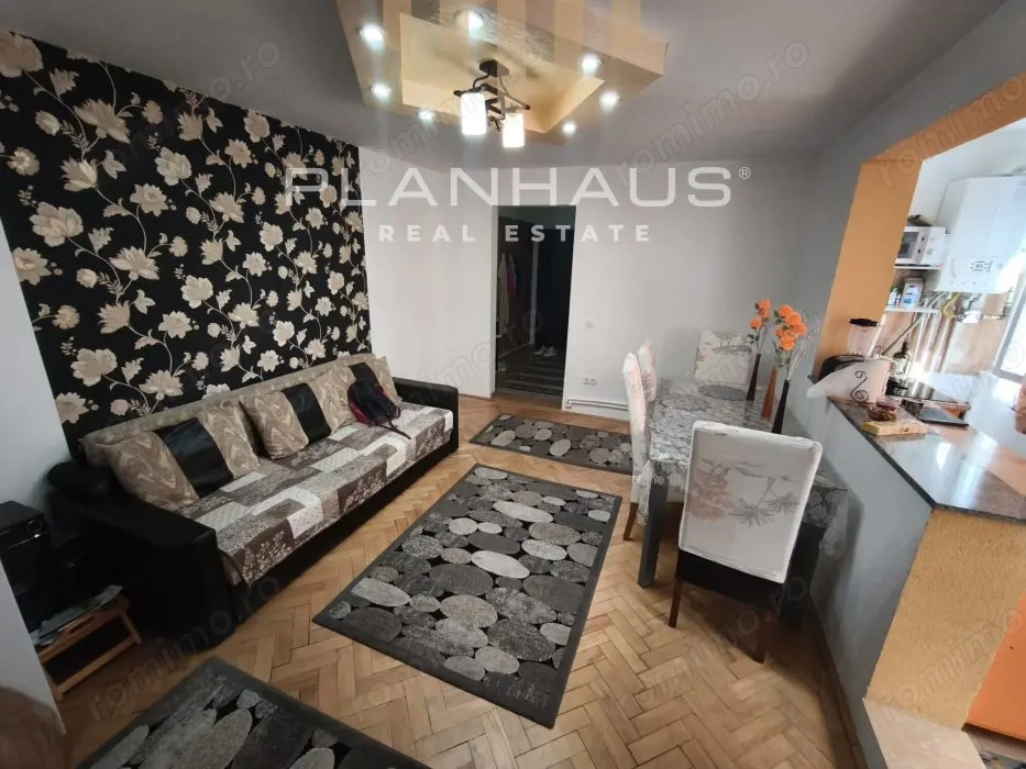 Apartament 3 camere, zona Albina complet mobilat, renovat, izolat termic