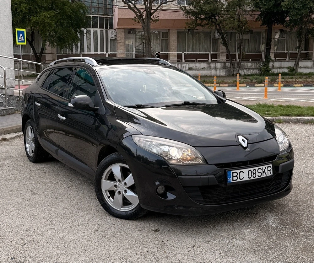 Renault Megane 1.5 dCi   Piele   Panoramic   Trapă   Scaune electrice cu memorii  Xenon   Keyless   