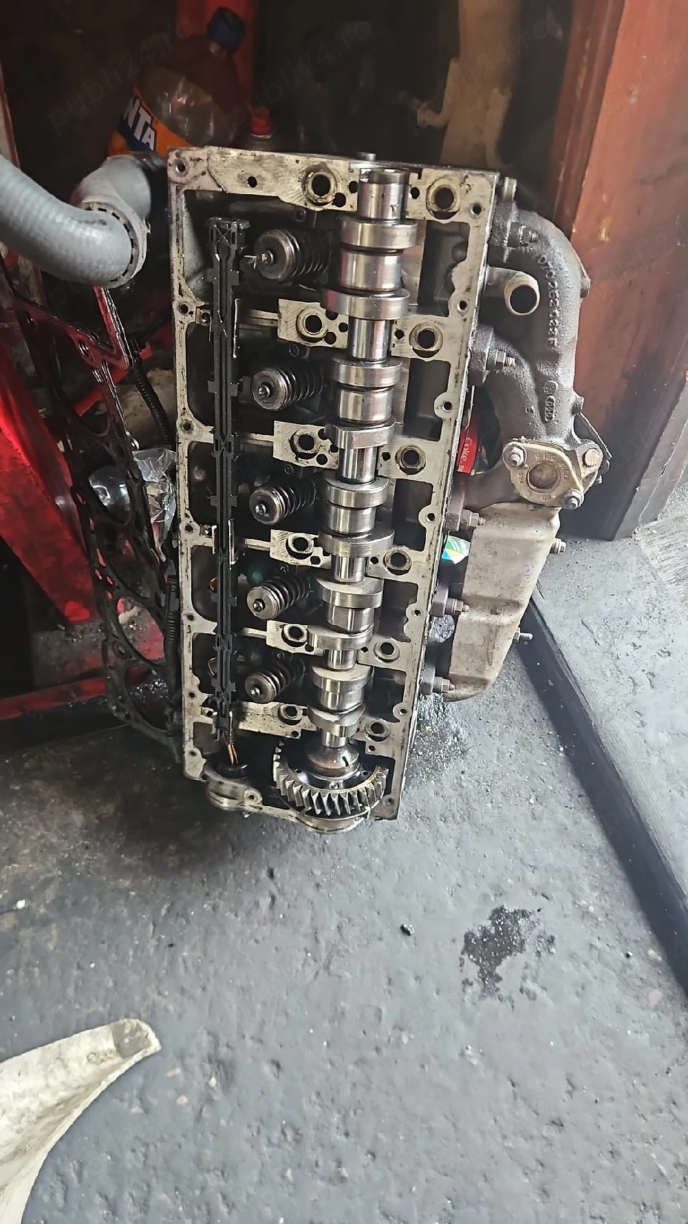 dezmembrez motor t5,cp 2,5