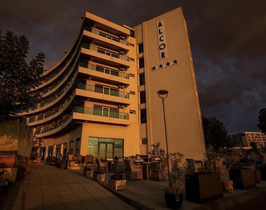 Hotel Alcor Mamaia angajează recepționera