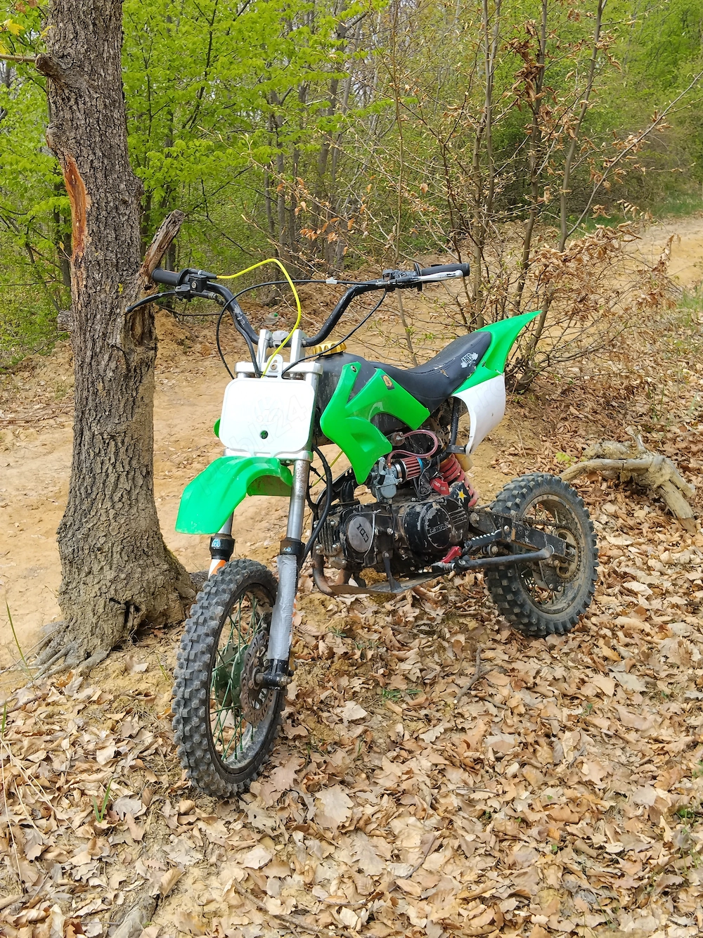 Vând sau schimb cross 125 lifan