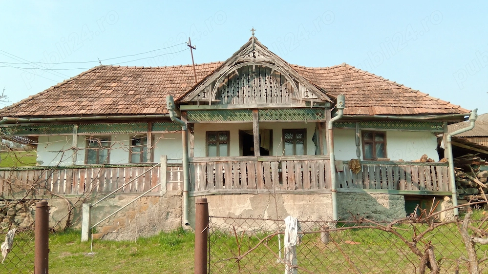 Casă de vânzare în centrul satului Căcuci, județul Mureș   14 km de Reghin