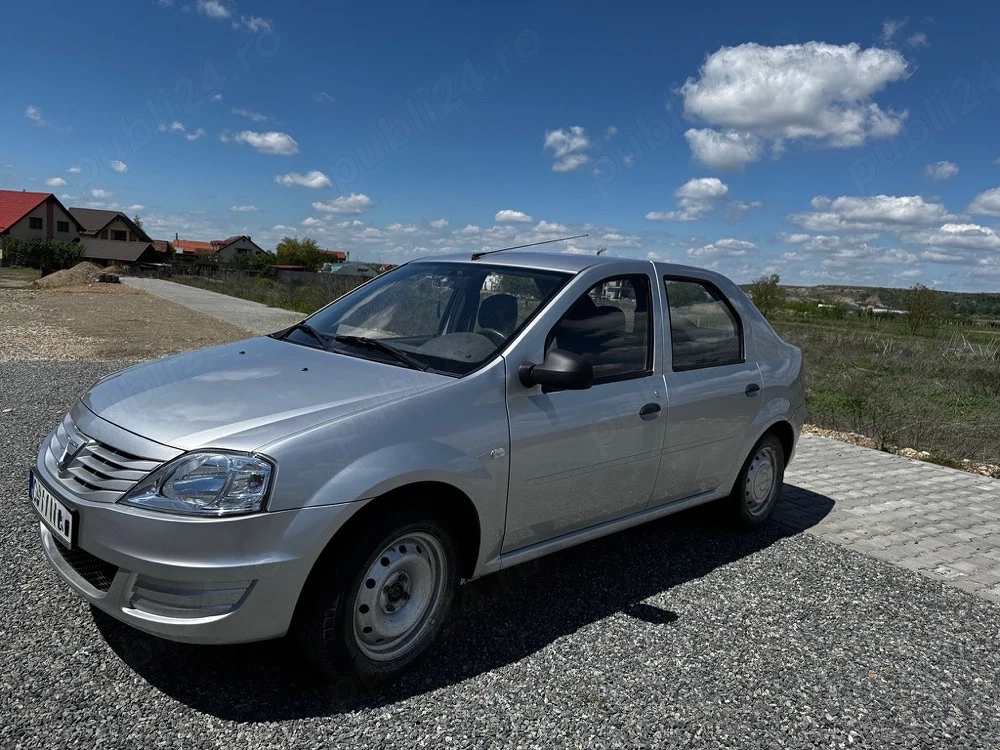 vând dacia logan 