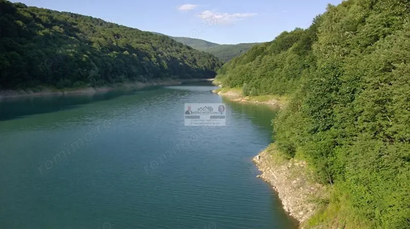 Teren intravilan | Malul lacului | Teșila – Valea Doftanei