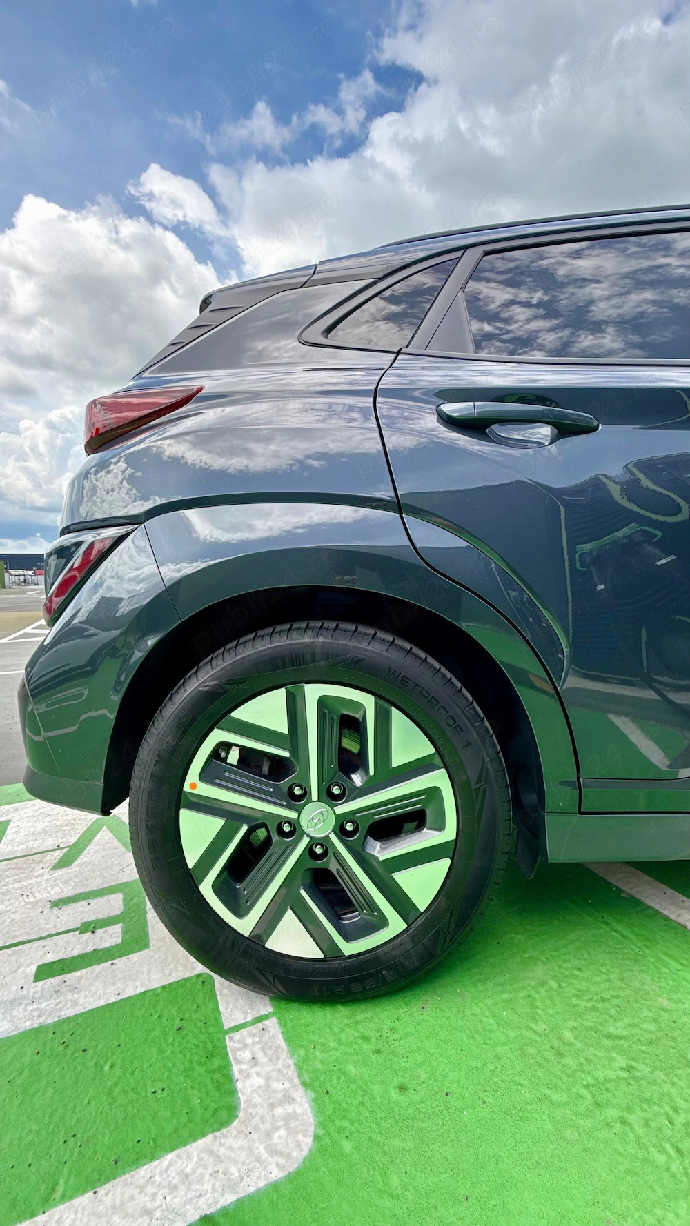Vand Hyundai Kona electrica. Model Highway