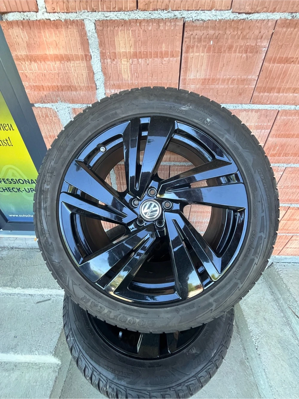 Vând roti Volkswagen Tuoareg pe 20