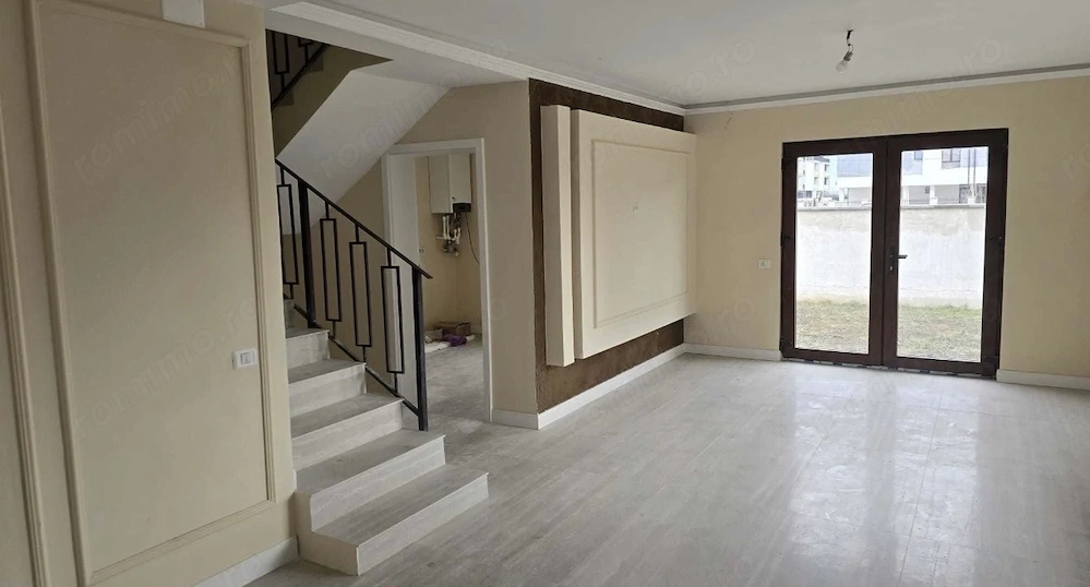 Duplex 3 Dormitoare 2 Bai Garaj Toate utilitățile Zona Giroc 