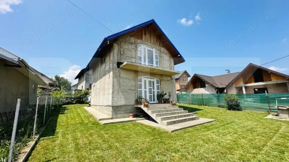 Casa de vanzare, cu 3 camere, moderna, zona Dumbrava