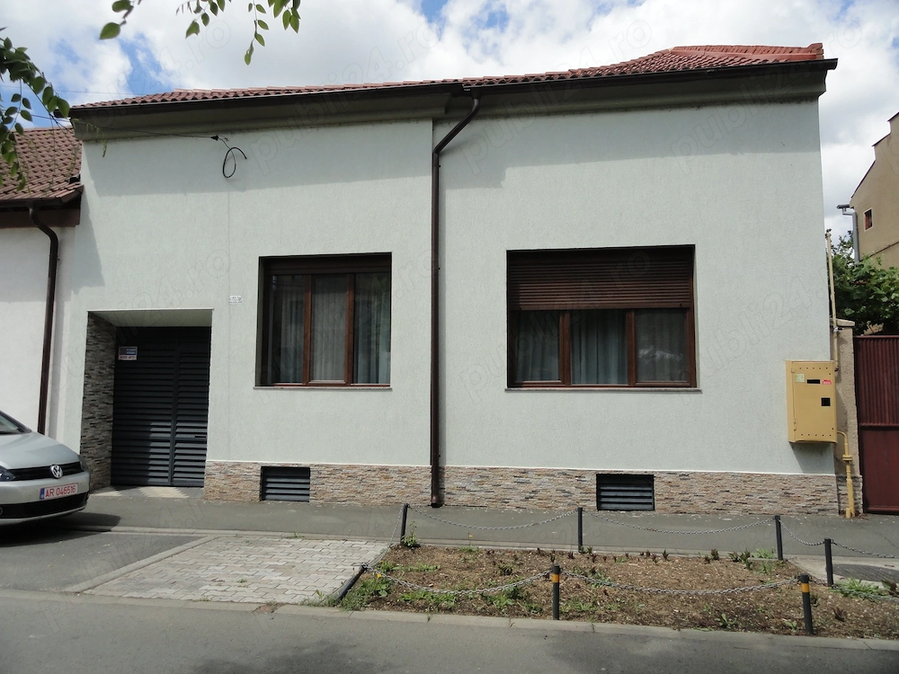 Casa din caramida 4 camere zona centrala, renovata complet in anul 2023, mobilata si utilata