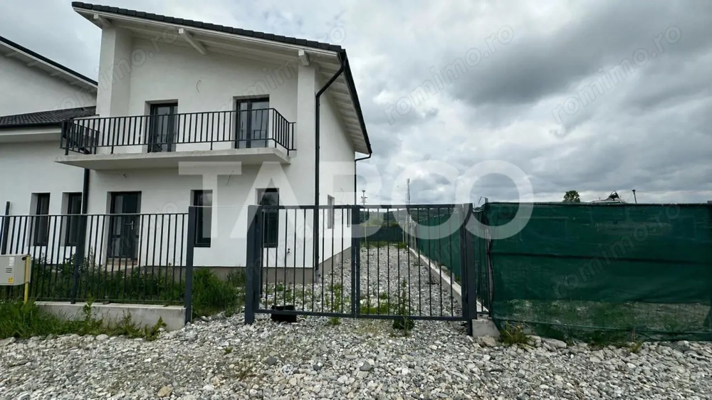 Casa de tip duplex acces 2 strazi curte libera 195 mp Mohu Sibiu 