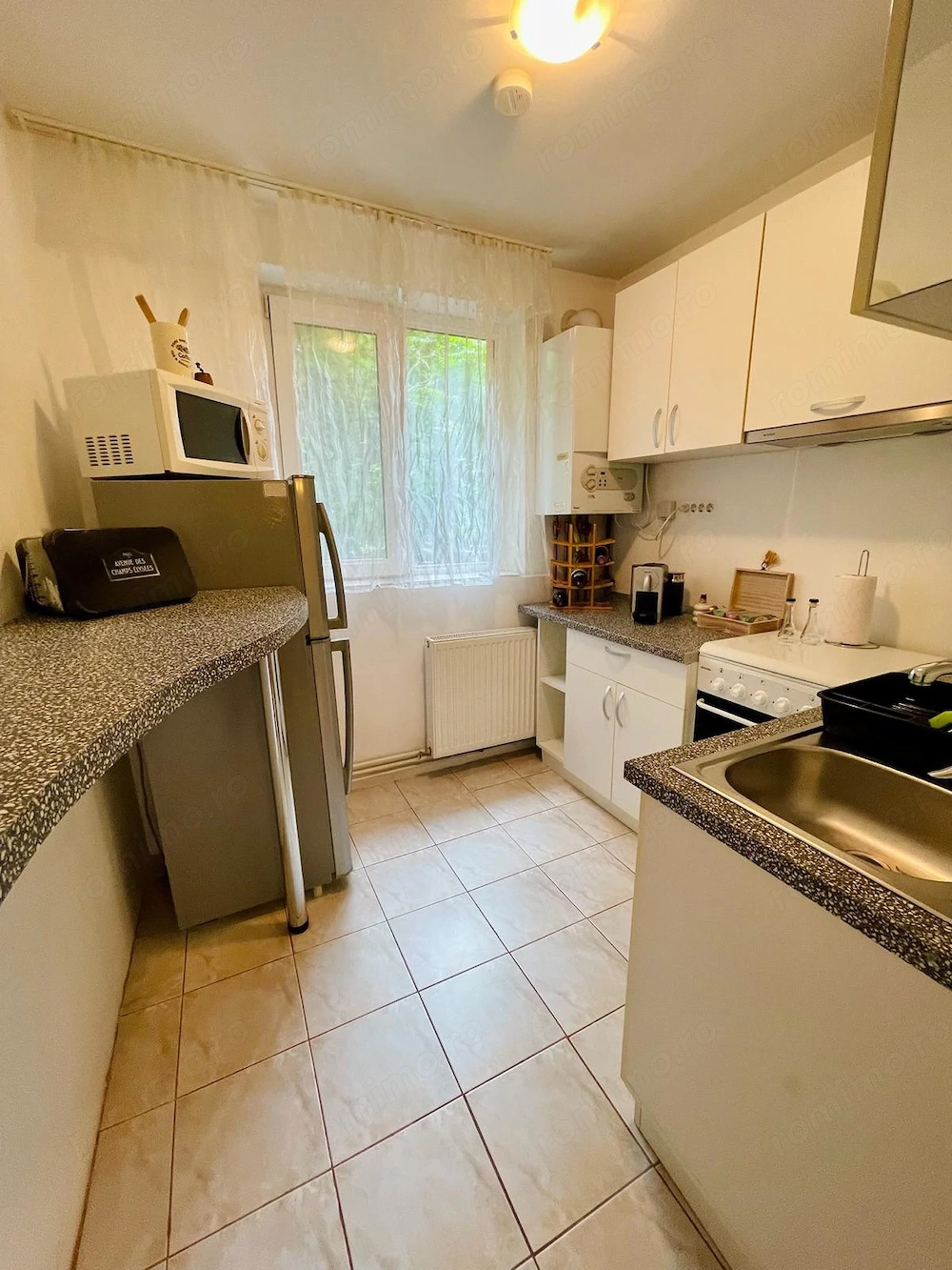 2 cam decomandat etaj intermediar centrala proprie zona Favorit