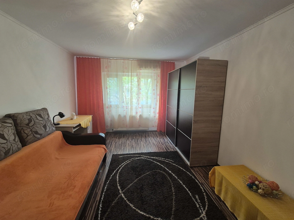 Închiriez apartament 2 camere Micro 3