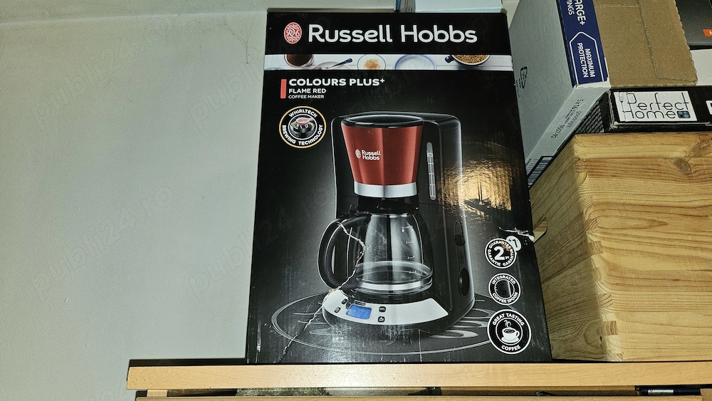 Vând Cafetiera, Russell Hobbs, 1.25 l, LCD, 1000 W, Rosu