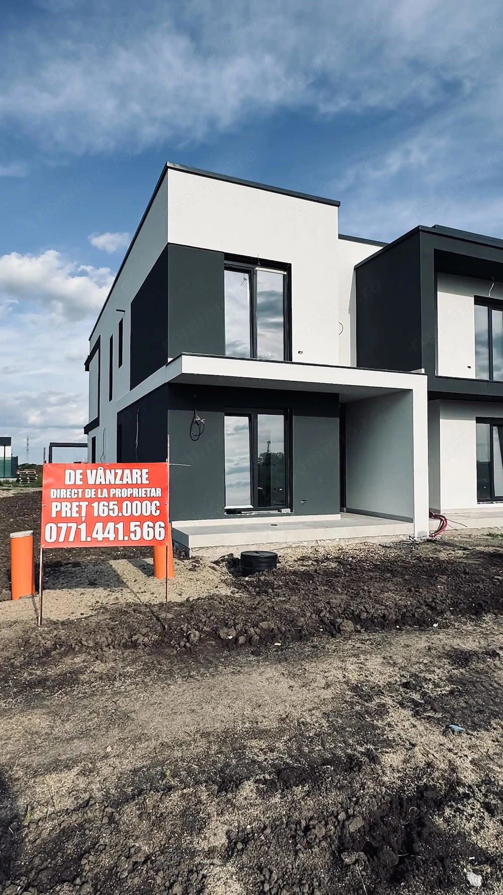 AV694 Proprietar- Duplex de vanzare, P+1E, 4 camere, 3 bai, la COVACI
