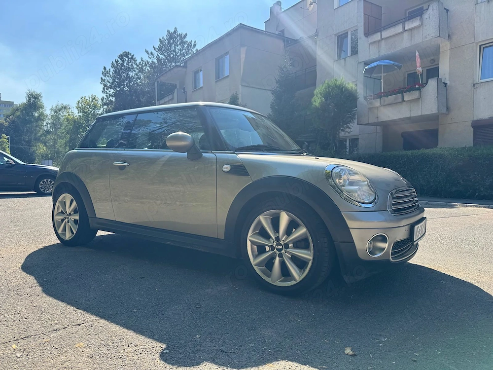 Persoana fizica ofer spre vanzare Mini Cooper