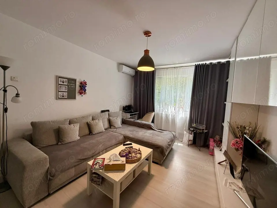 Apartament 3 camere - Craiovita Noua