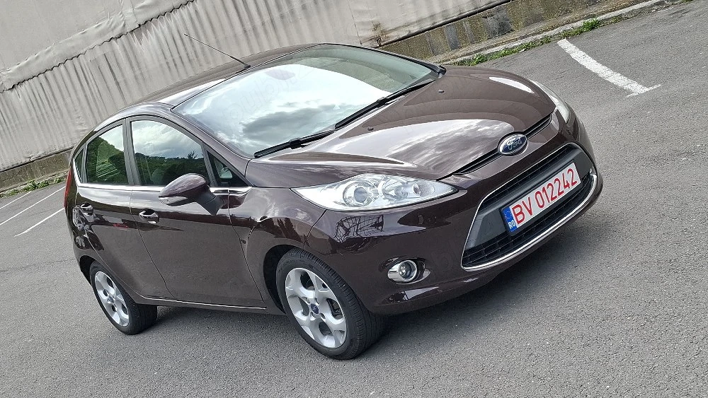 Ford Fiesta mk 7 Morello edition 1.3 i E5 auto intretinut ..Accept variante Moto