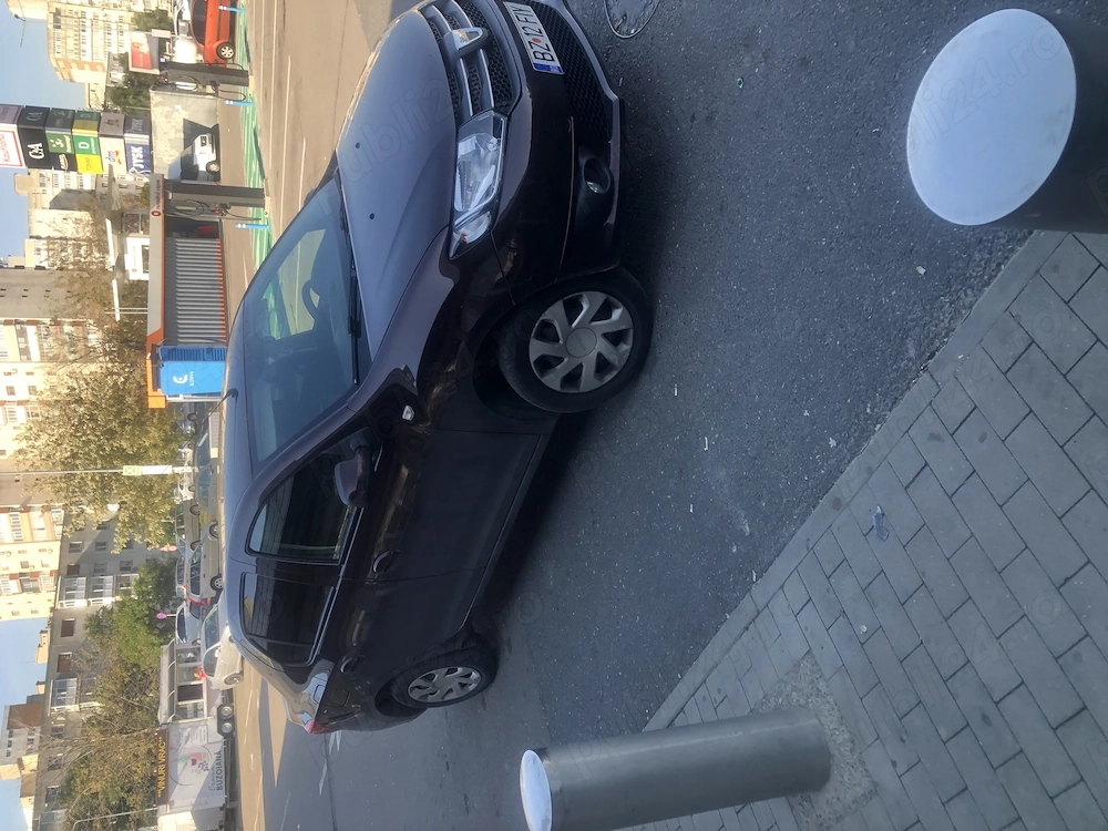 Vând Dacia logan 