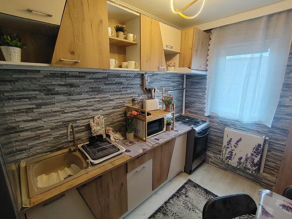 Chirie apartament cu doua camere zona foarte buna 
