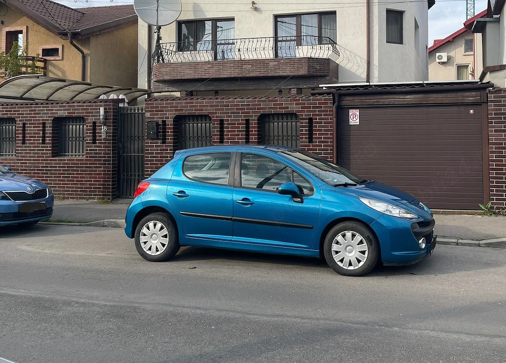 Peugeot 207 automat robotizat 1.4 benzina