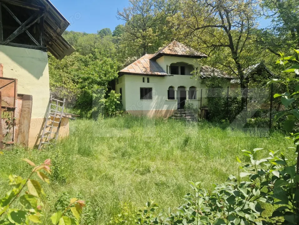 Casă + Teren 4.300 mp, Gheboieni – la doar 15 km de Târgoviște