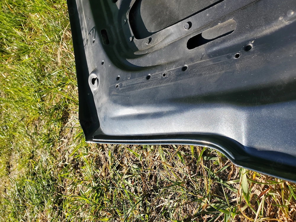 Vând capota motor pentru Vw Caddy 2004-2010 compatibila și pentru Touran.