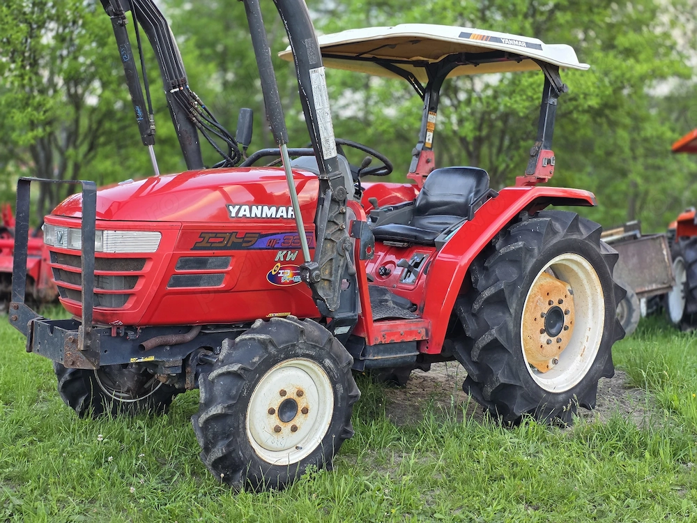 Tractor japonez yanmar 4x4 cu incarcator frontal