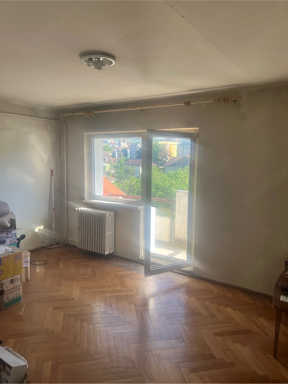 vand apartament urgent