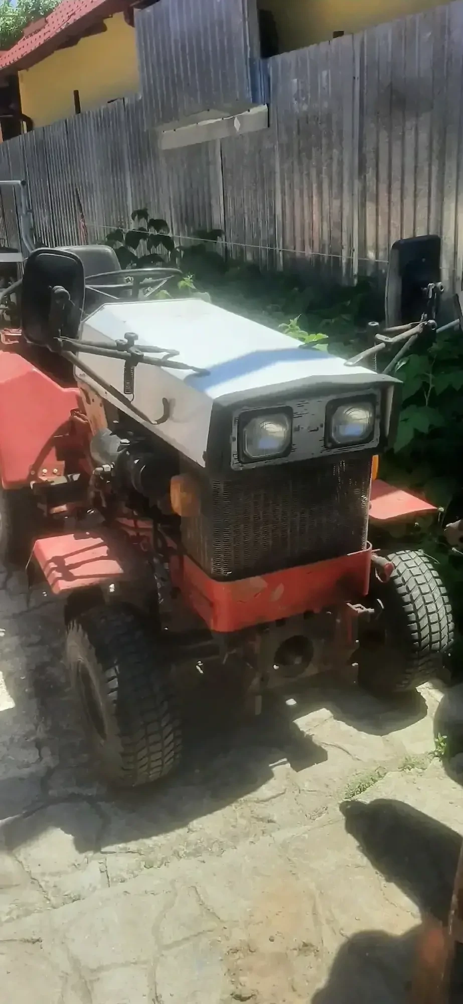 Tractoras Gutbrod 2400D motor kubota 2 cilindri (14cp) 