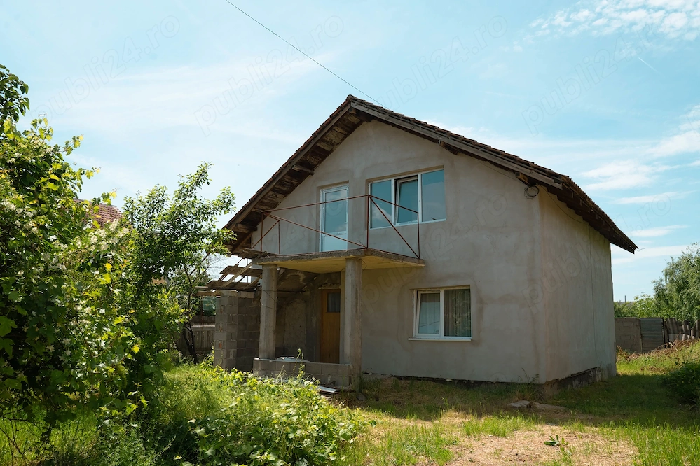 Casa de vanzare in Craiova - ideala pentru familie sau investitie