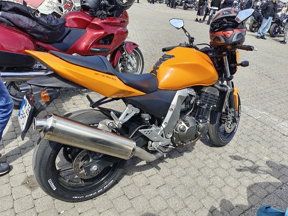 vand Kawasaki z 750