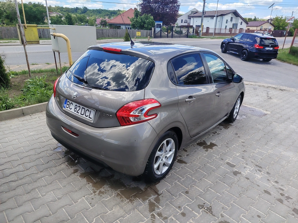 Vând Peugeot