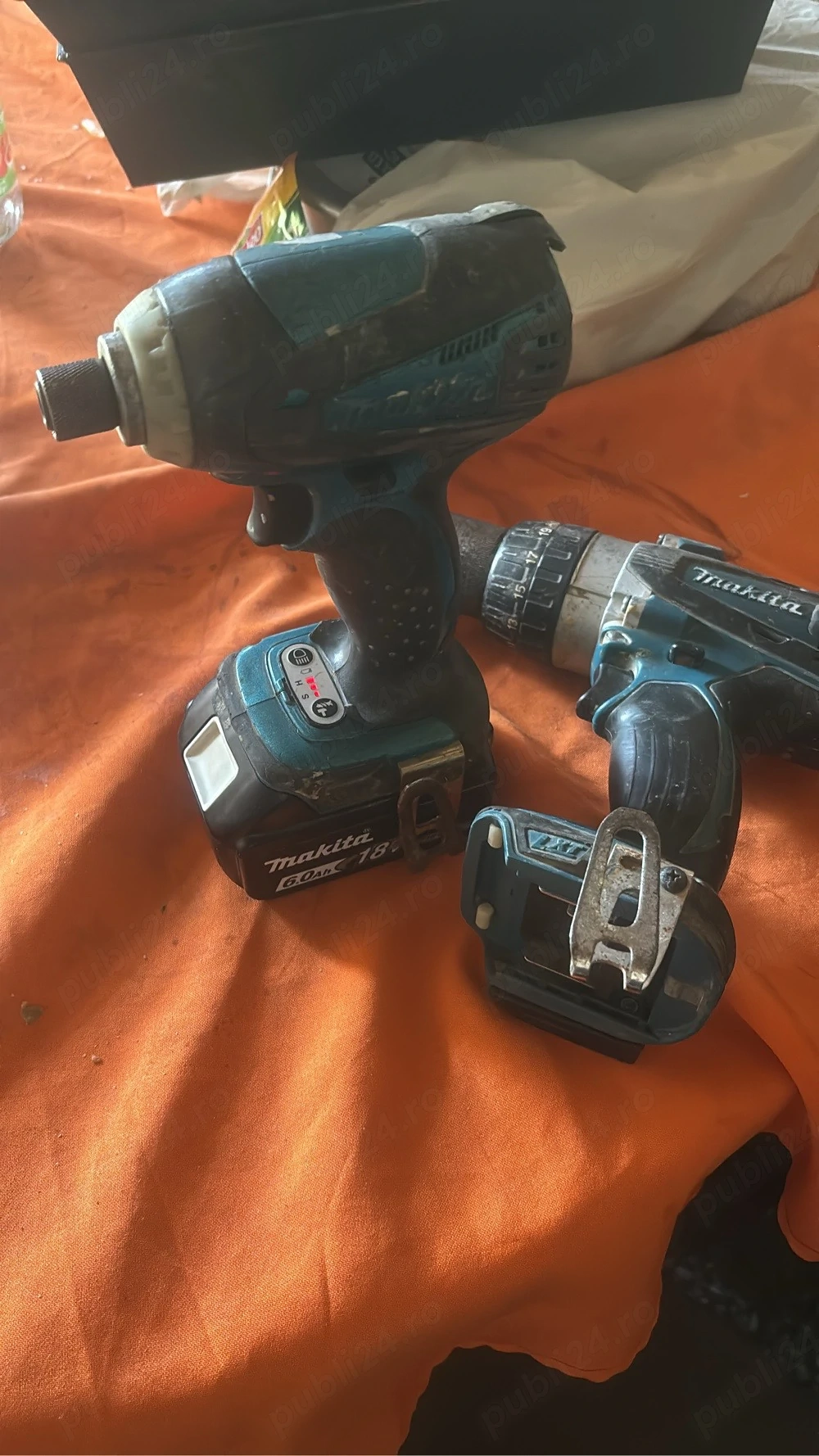 Makita 2 buc plus o baterie de 6 amperi 