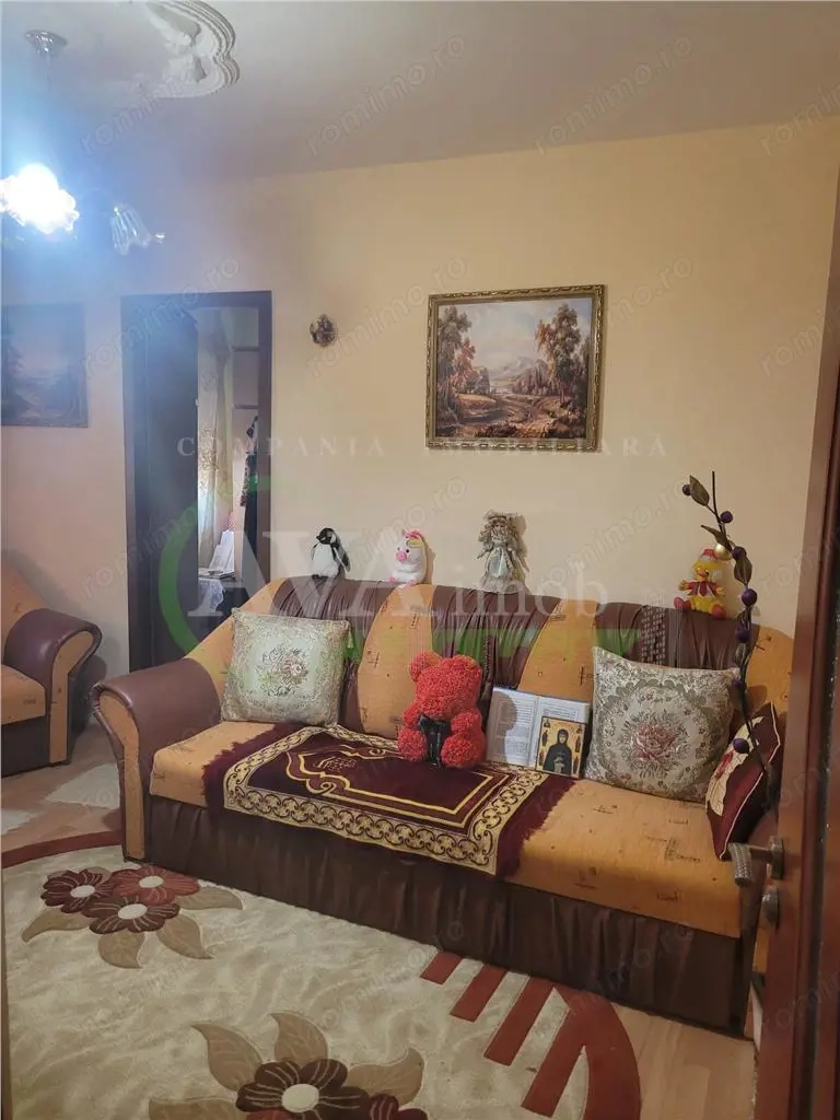 Apartament 3 camere nedecomandate, zona Cora